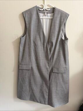 H&M Light Gray Long Sleeveless Vest